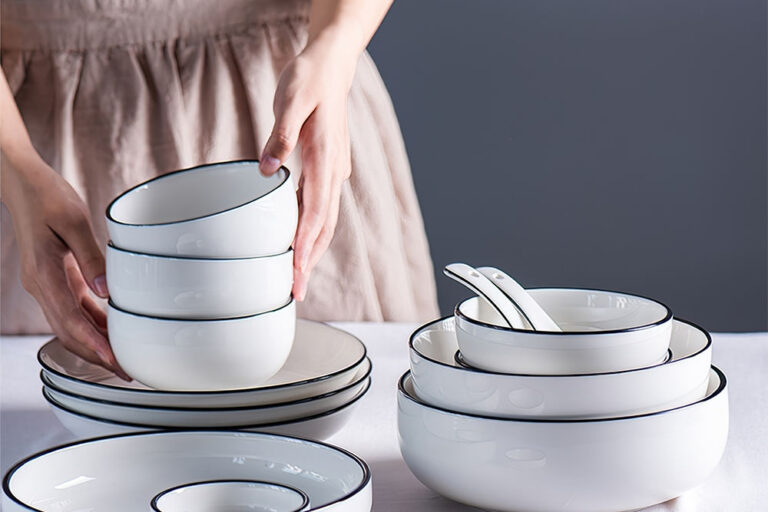 13Pcs White Ceramic Dinnerware Set with Plates and Bowls