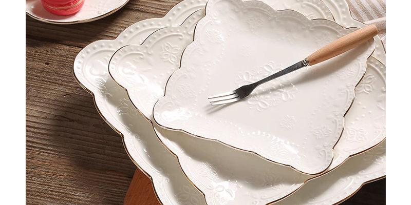 Custom Bone China Dinnerware Set with Gold Rim