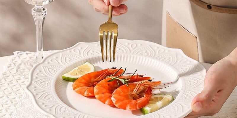 Minimalism European white embossed ceramic