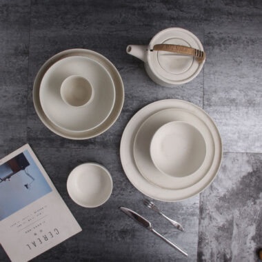 White porcelain dinnerware set