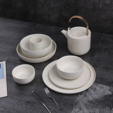 White porcelain dinnerware set